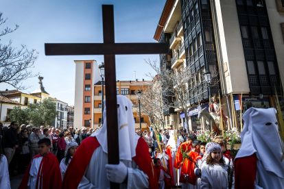 La Cofradía de la Entrada de Jesús en Jerusalén inicia el ciclo de procesiones de la Semana Santa 2024 en Soria.
