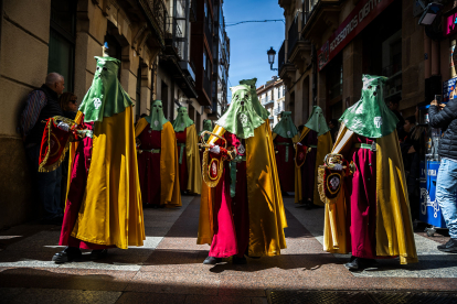 La Cofradía de la Entrada de Jesús en Jerusalén inicia el ciclo de procesiones de la Semana Santa 2024 en Soria.