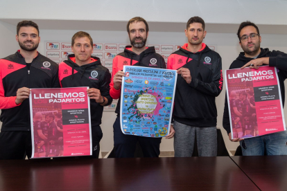 Mugarza, Hernández, Moreno, Salas y Ocón en la presentación de la campaña 'Llenemos Los Pajaritos'.