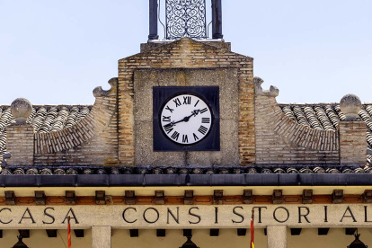 Reloj del Ayuntamiento de El Burgo de Osma.