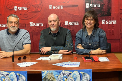 Ángel Lorenzo, César Millán y Gloria Gonzalo en la presentación de La Saturiada 2024.