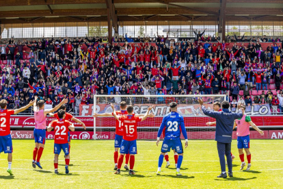 Los rojillos están líderes y acarician el ascenso directo