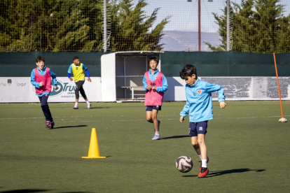 El fútbol base del equipo entrena en la Ciudad Deportiva