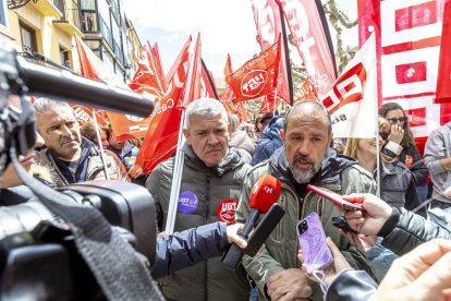 La manifestación sindical atrajo a más de 450 personas