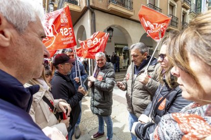 La manifestación sindical atrajo a más de 450 personas