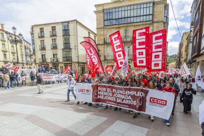 La manifestación sindical atrajo a más de 450 personas