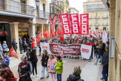 La manifestación sindical atrajo a más de 450 personas