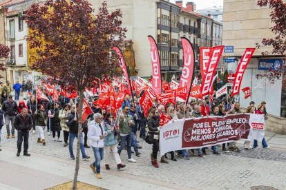 La manifestación sindical atrajo a más de 450 personas