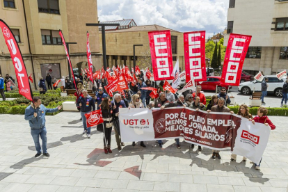 La manifestación sindical atrajo a más de 450 personas