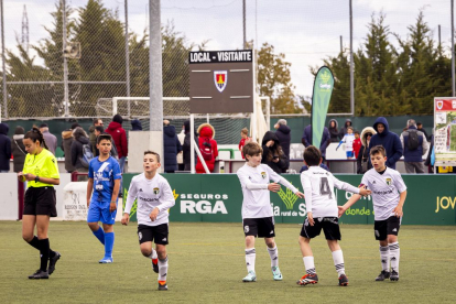 Las canteras de 16 equipos se dieron cita para jugar al fútbol