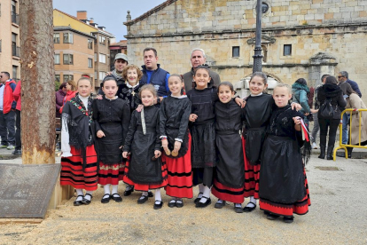 Otro pueblo de pinares fiel a su tradición