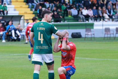 El Numancia cae ante el Cacereño y se despide del ascenso directo.