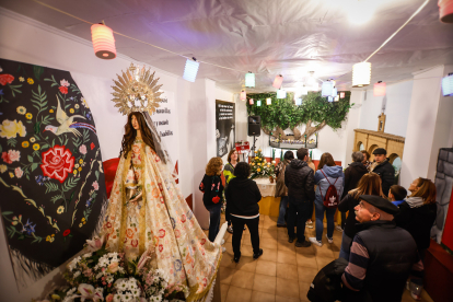 El Catapán vuelve a vestir de fiesta a Soria con el 'sí' a San Juan en las 12 cuadrillas y las botas de vino, el pan, el queso y el bacalao.
