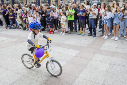 Las ciclistas recibieron una gran acogida a su llegada