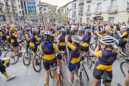 Las ciclistas recibieron una gran acogida a su llegada