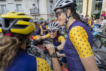 Las ciclistas recibieron una gran acogida a su llegada