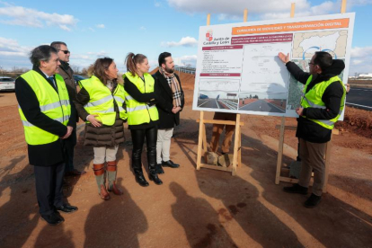 La consejera de Movilidad en una inauguración.