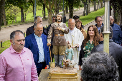 Agricultores y ganaderos rinden culto al Santo que protege el campo