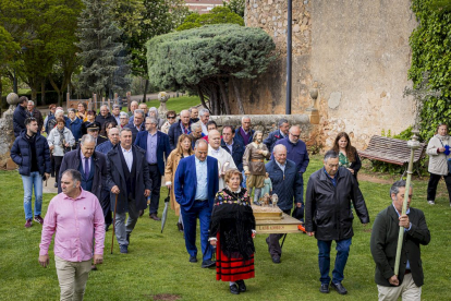 Agricultores y ganaderos rinden culto al Santo que protege el campo