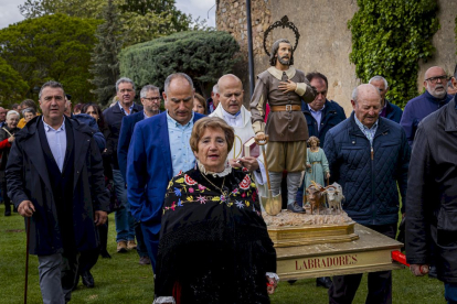 Agricultores y ganaderos rinden culto al Santo que protege el campo