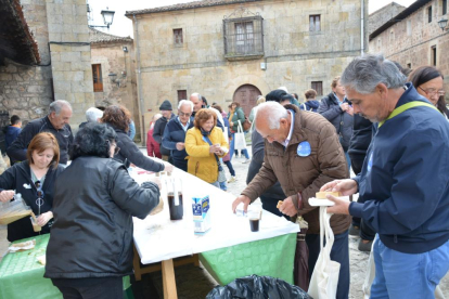 Molinos de Duero acoge a visitantes de pueblos de las otras ocho provincias de Castilla y León en un día de celebración y exaltación de los vínculos autonómicos.