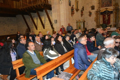 Molinos de Duero acoge a visitantes de pueblos de las otras ocho provincias de Castilla y León en un día de celebración y exaltación de los vínculos autonómicos.