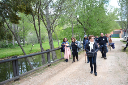 Molinos de Duero acoge a visitantes de pueblos de las otras ocho provincias de Castilla y León en un día de celebración y exaltación de los vínculos autonómicos.