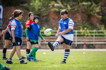 Los más pequeños aficionados al rugby han disfrutado en Soria de un torneo de canteras.