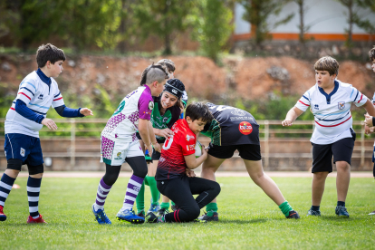 Los más pequeños aficionados al rugby han disfrutado en Soria de un torneo de canteras.