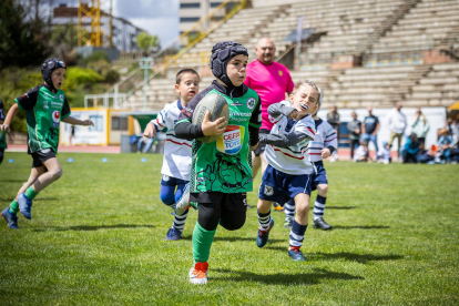 Los más pequeños aficionados al rugby han disfrutado en Soria de un torneo de canteras.