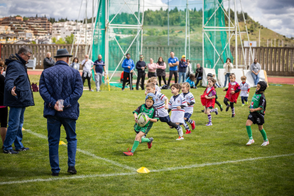 Los más pequeños aficionados al rugby han disfrutado en Soria de un torneo de canteras.