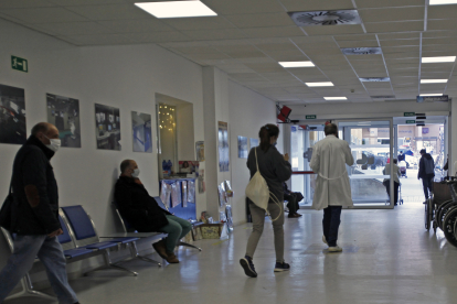 Entrada provisional del Hospital Universitario Santa Bárbara.