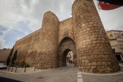 Puerta de los Herreros de la muralla de Almazán.