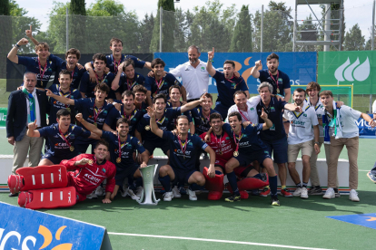 El Club de Campo celebrando el título liguero logrado el pasado domingo.