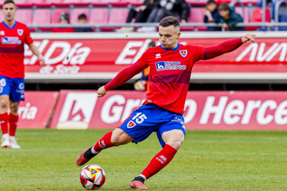 Raúl Caballero en un encuentro con el Numancia esta temporada.