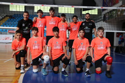 Equipo del C.V. Sporting Santo Domingo que está compitiendo en Lugo en el Campeonato de España Infantil Masculino.