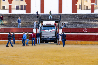 Los novillos para el Viernes de Toros son puntuales y ya descansan en la plaza de Soria.