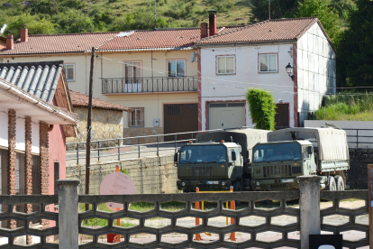 Camiones militares en el centro base de Cruz Roja de San Leonardo.