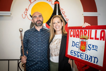 Ana de Mateo y David Hernansaz son los jurados de la cuadrilla de San Esteban.