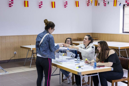 Votación en Villaciervos.