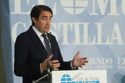El consejero Juan Carlos Suárez-Quiñones en el Club de Prensa 'Claves de futuro: energía, vivienda y jóvenes'. PHOTOGENIC