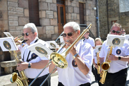 Covaleda celebra el día grande de sus fiestas patronales de San Quirico y Santa Julita.