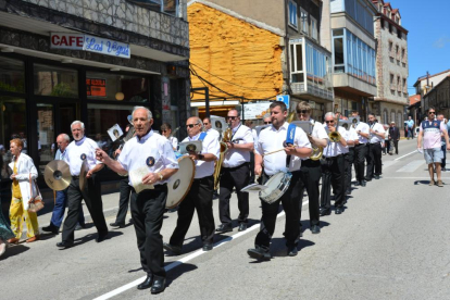 Covaleda celebra el día grande de sus fiestas patronales de San Quirico y Santa Julita.