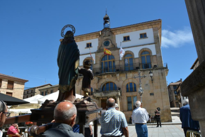 Covaleda celebra el día grande de sus fiestas patronales de San Quirico y Santa Julita.