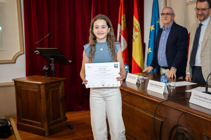 La Fundación Antonio Machado premia a 45 alumnos de diversas provincias por su implicación en difundir los valores mediambientales que recoge 'Campos de Castilla'.