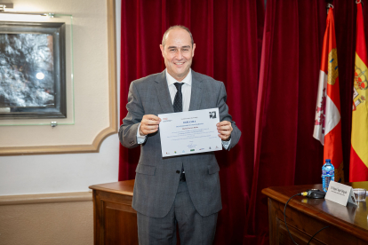 La Fundación Antonio Machado premia a 45 alumnos de diversas provincias por su implicación en difundir los valores mediambientales que recoge 'Campos de Castilla'.