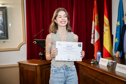 La Fundación Antonio Machado premia a 45 alumnos de diversas provincias por su implicación en difundir los valores mediambientales que recoge 'Campos de Castilla'.
