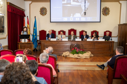 La Fundación Antonio Machado premia a 45 alumnos de diversas provincias por su implicación en difundir los valores mediambientales que recoge 'Campos de Castilla'.