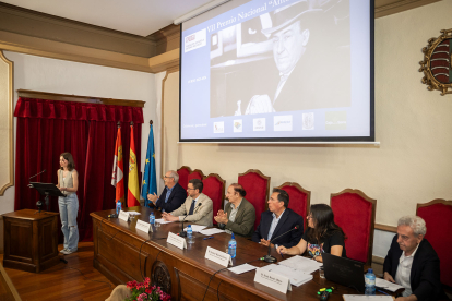 La Fundación Antonio Machado premia a 45 alumnos de diversas provincias por su implicación en difundir los valores mediambientales que recoge 'Campos de Castilla'.