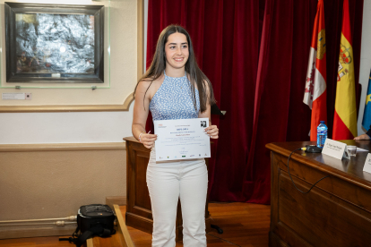 La Fundación Antonio Machado premia a 45 alumnos de diversas provincias por su implicación en difundir los valores mediambientales que recoge 'Campos de Castilla'.